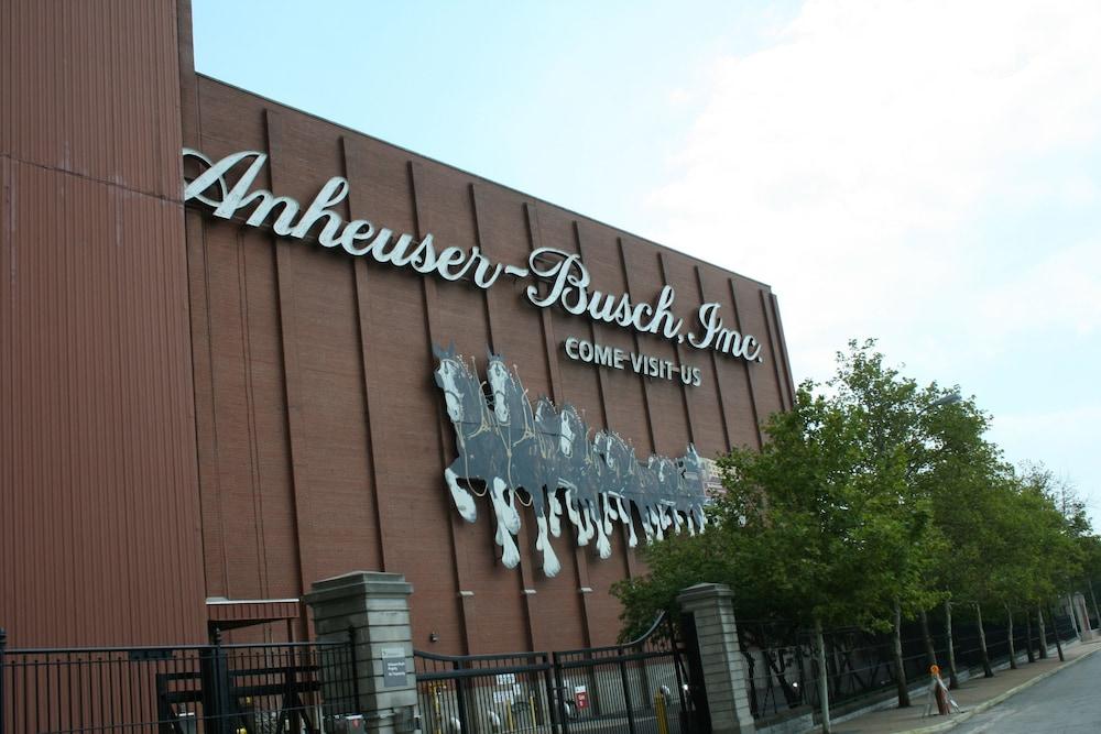Americas Best Value Inn St. Louis Downtown Exterior photo