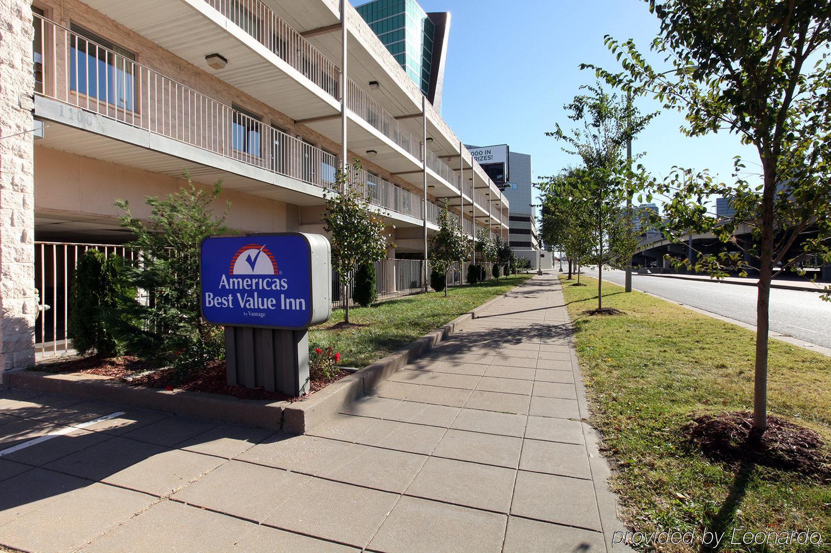 Americas Best Value Inn St. Louis Downtown Exterior photo