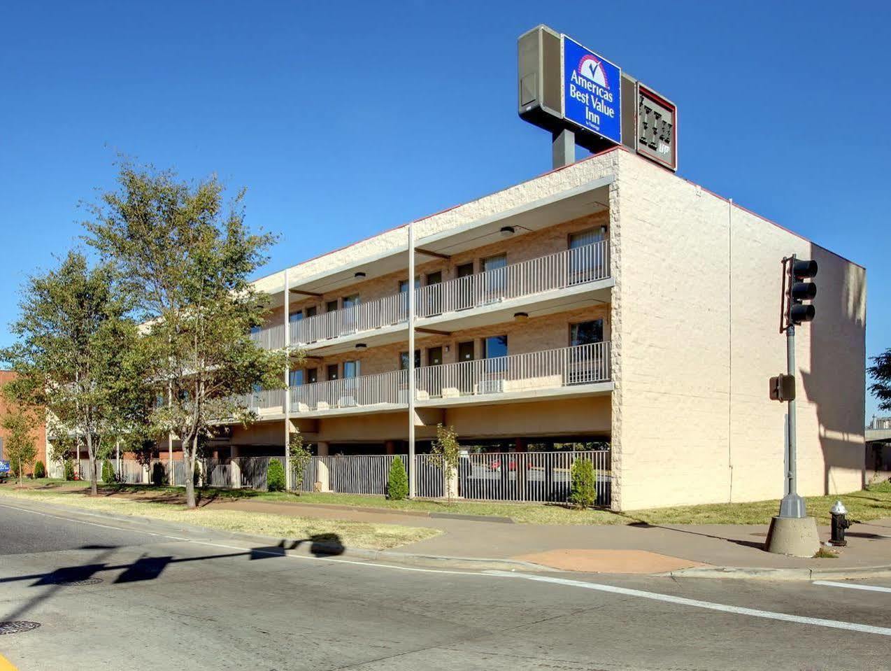 Americas Best Value Inn St. Louis Downtown Exterior photo